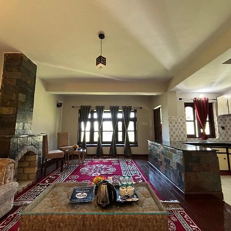 Kumaon Roop Resort Near Kainchi Dham Nainital Buitenkant foto