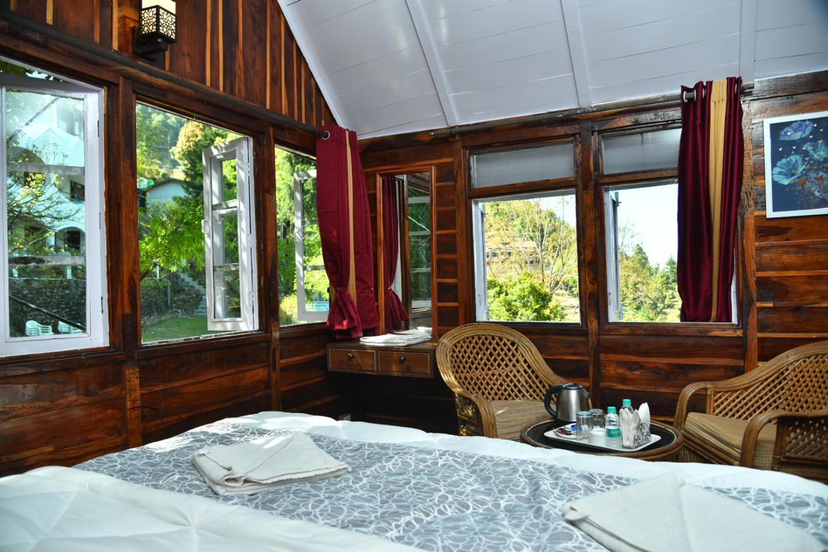 Kumaon Roop Resort Near Kainchi Dham Nainital Buitenkant foto