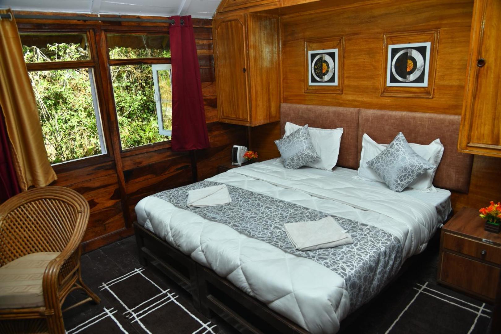Kumaon Roop Resort Near Kainchi Dham Nainital Buitenkant foto