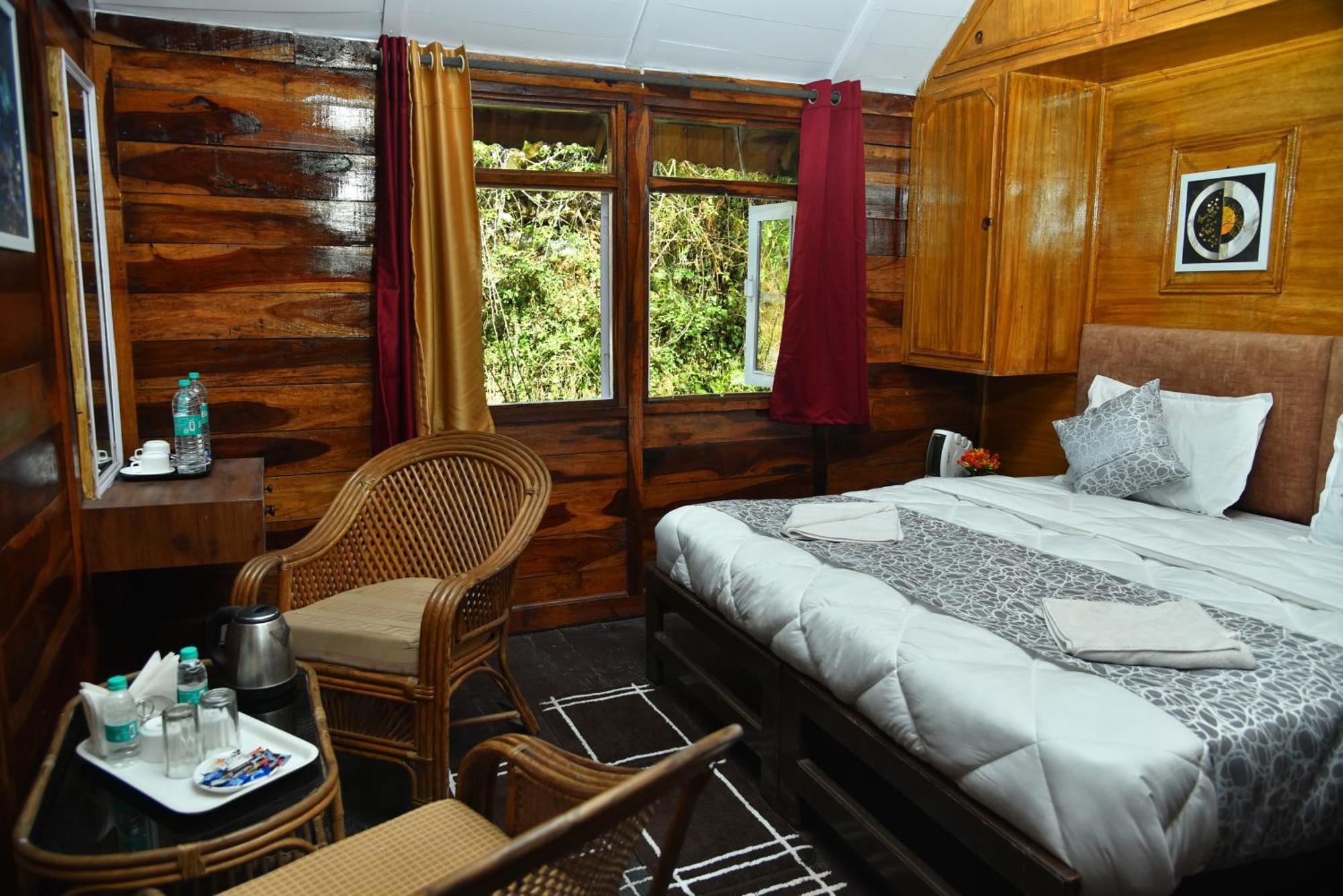 Kumaon Roop Resort Near Kainchi Dham Nainital Buitenkant foto