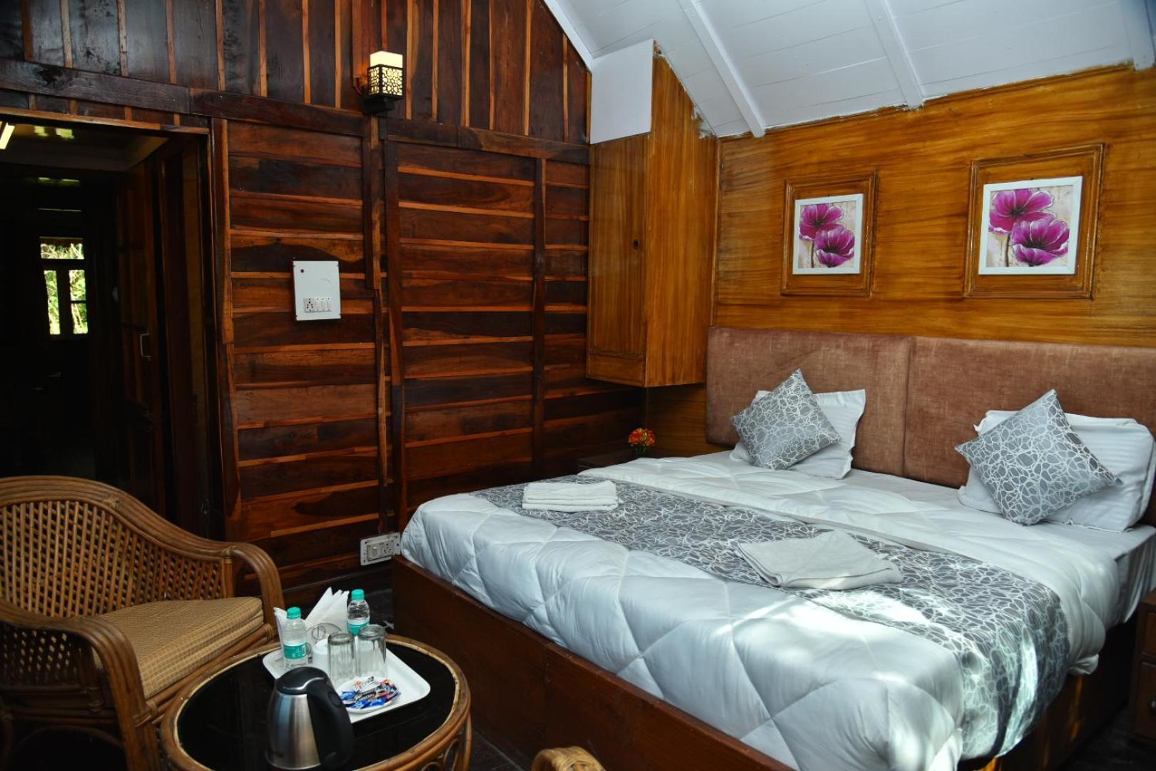 Kumaon Roop Resort Near Kainchi Dham Nainital Buitenkant foto