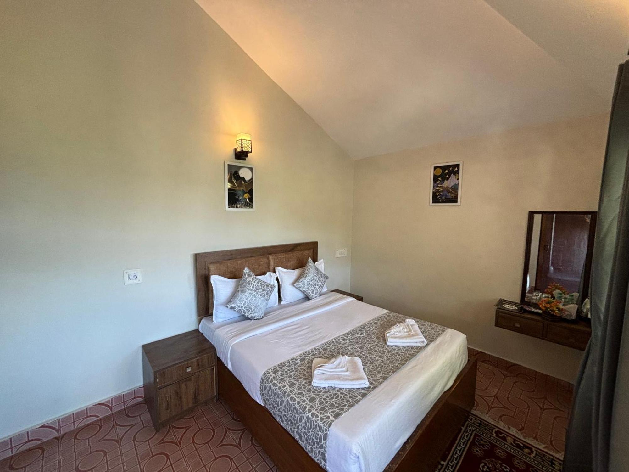 Kumaon Roop Resort Near Kainchi Dham Nainital Buitenkant foto