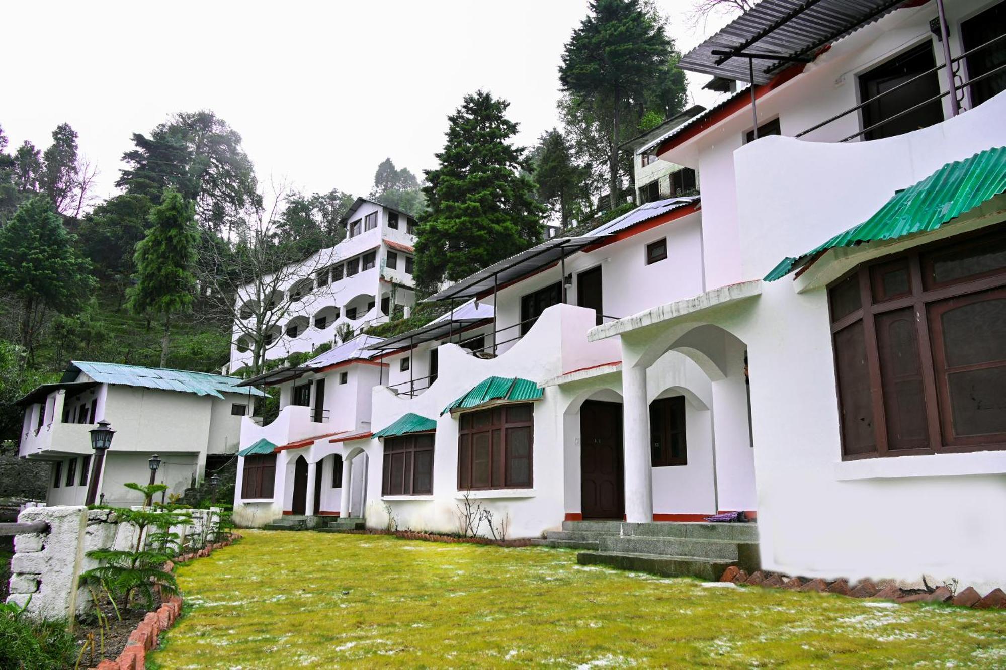 Kumaon Roop Resort Near Kainchi Dham Nainital Buitenkant foto