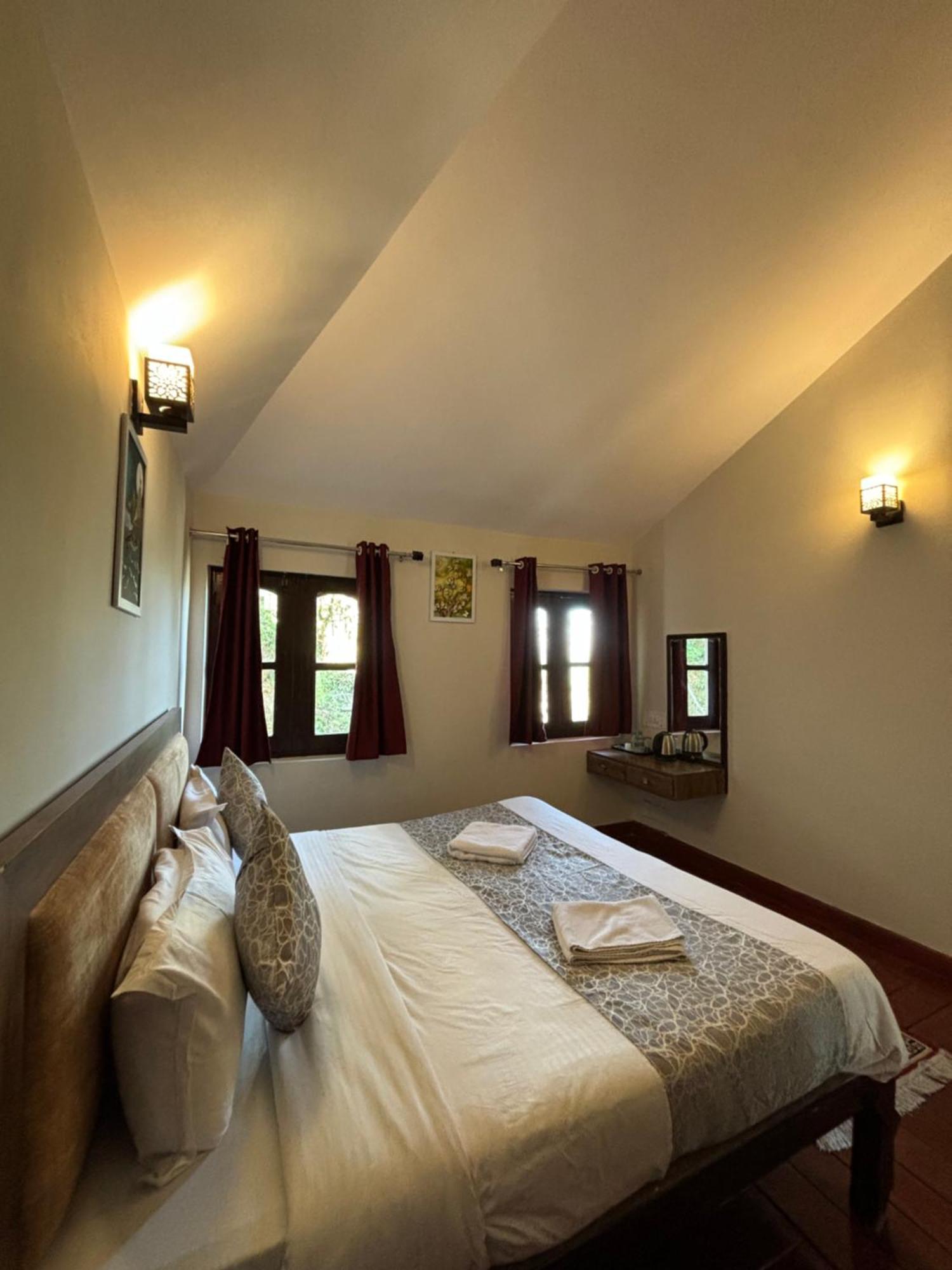 Kumaon Roop Resort Near Kainchi Dham Nainital Buitenkant foto