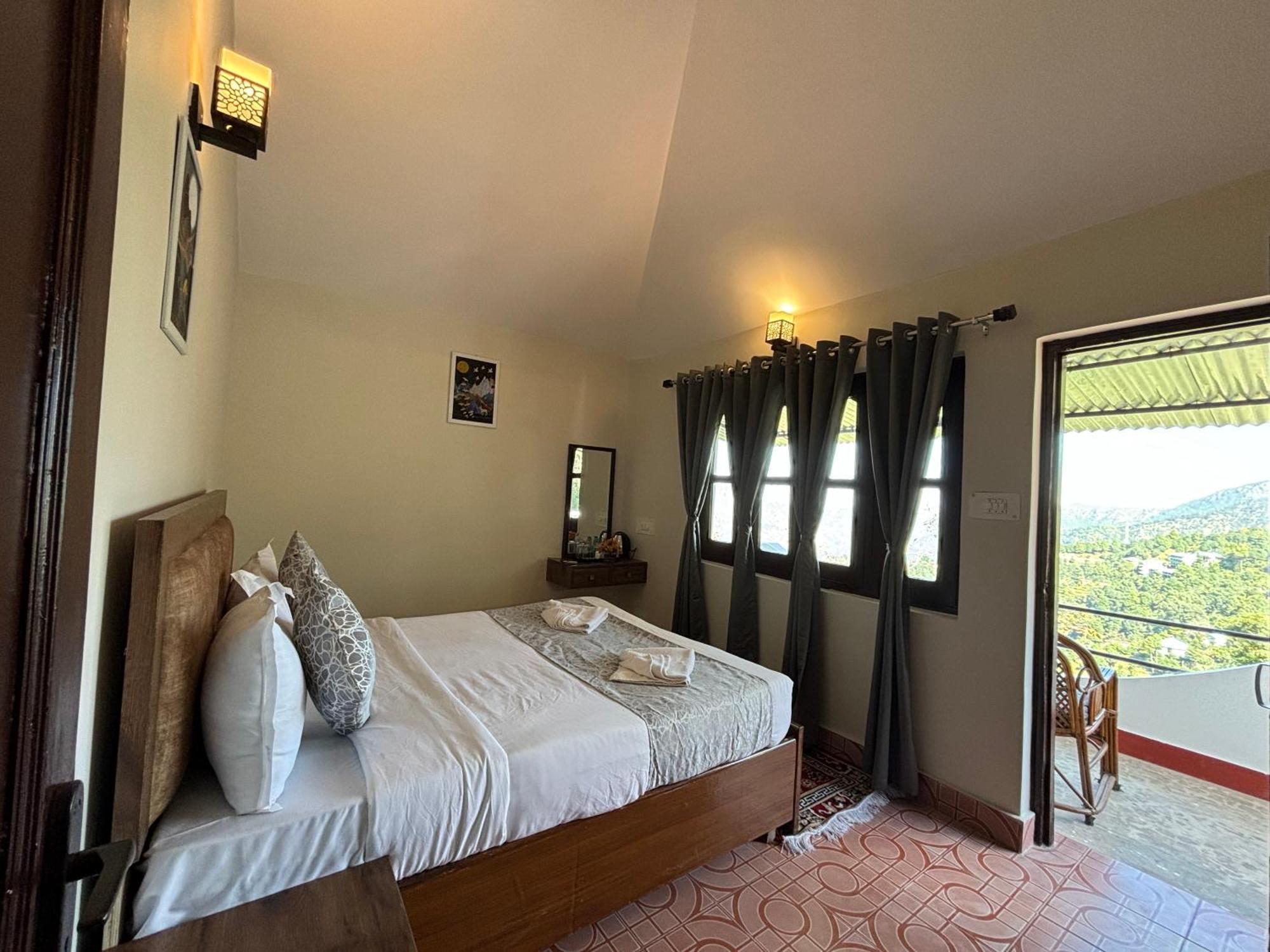 Kumaon Roop Resort Near Kainchi Dham Nainital Buitenkant foto