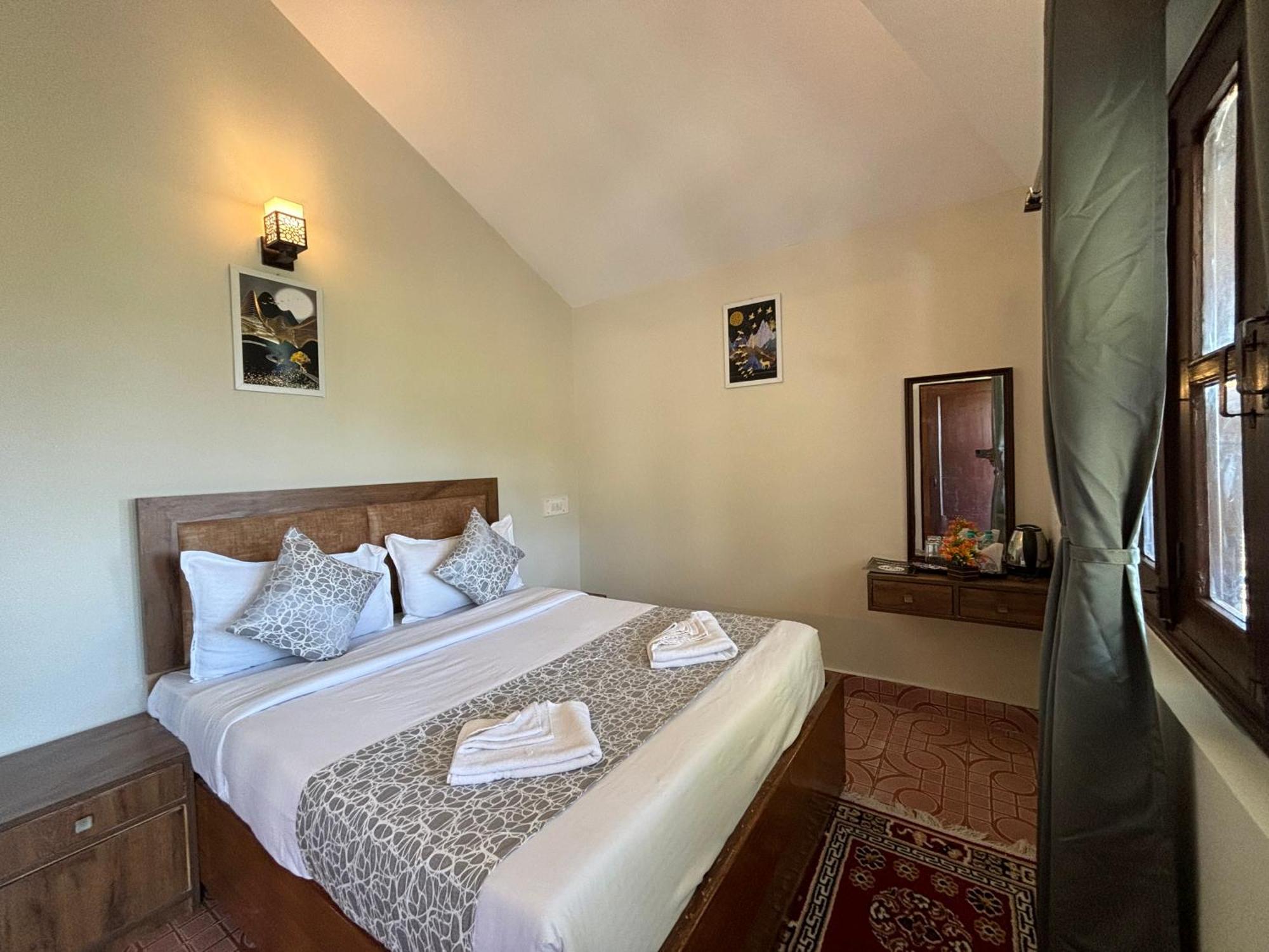Kumaon Roop Resort Near Kainchi Dham Nainital Buitenkant foto