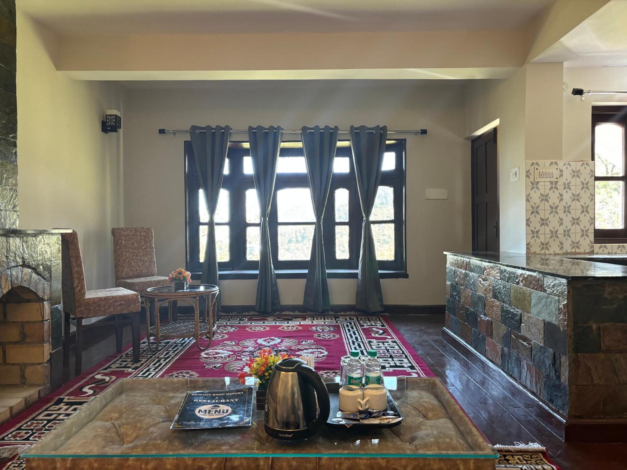 Kumaon Roop Resort Near Kainchi Dham Nainital Buitenkant foto